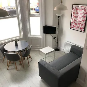 Wellesley Avenue, Queens Quarter Apartment Belfast