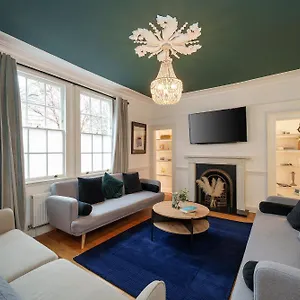 The Haze House - 4 Bed Townhouse Apartment Bath