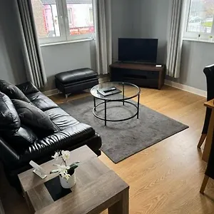 Kelpies Serviced Apartments- Campbell Apartment